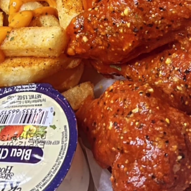 Kids Meal 5pc Wing Combo.